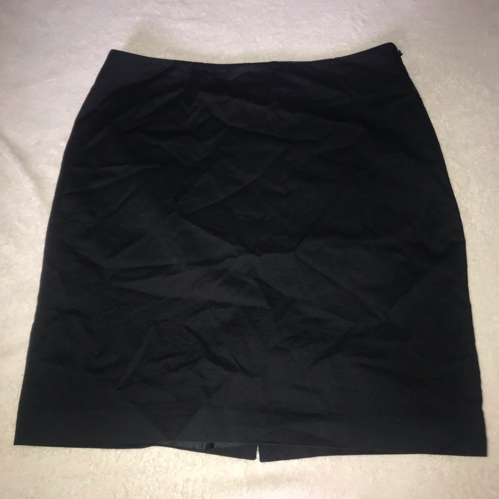 The limited black dress skirt